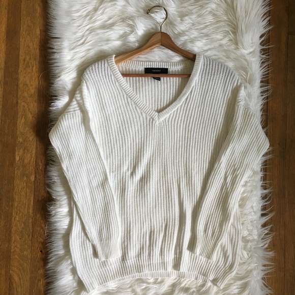 Forever 21 Sweaters - [Forever 21] Oversized White Ribbed V Neck Sweater